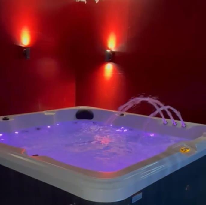 The Exclusive Jacuzzi Apartment Birmingham Exterior foto